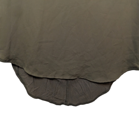 Soho New York & Company Olive Green V-Neck Tank Top 🌿✨ - Picture 5 of 8